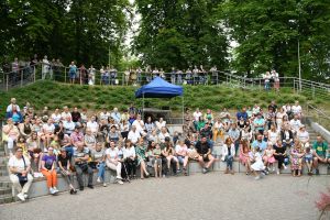 Zdjęcie: uczestnicy Festiwalu Świętojańskiego