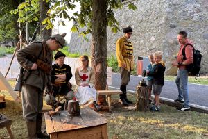 Zdjęcie: uczestnicy Festiwalu Świętojańskiego