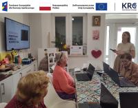 Pierwsze szkolenie z obsługi komputera dla seniorek w Mszczonowie